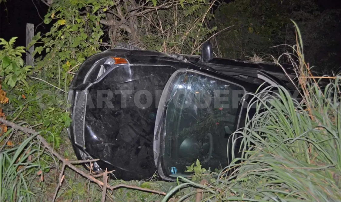 Abandonan Aveo volcado