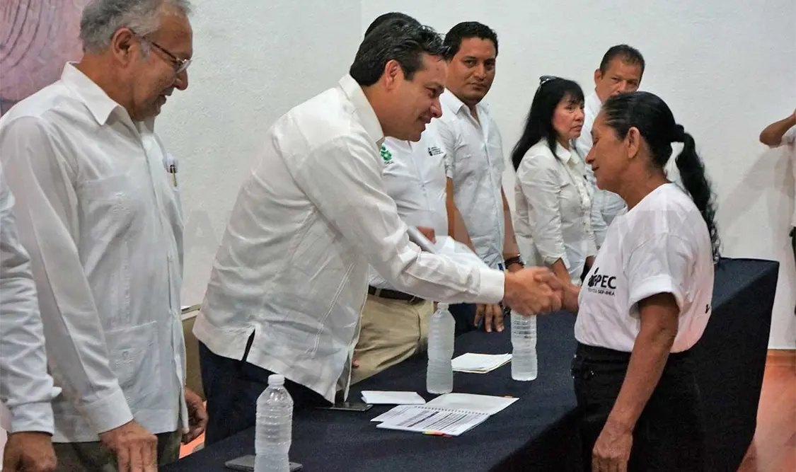 México cumplirá metas contra el analfabetismo