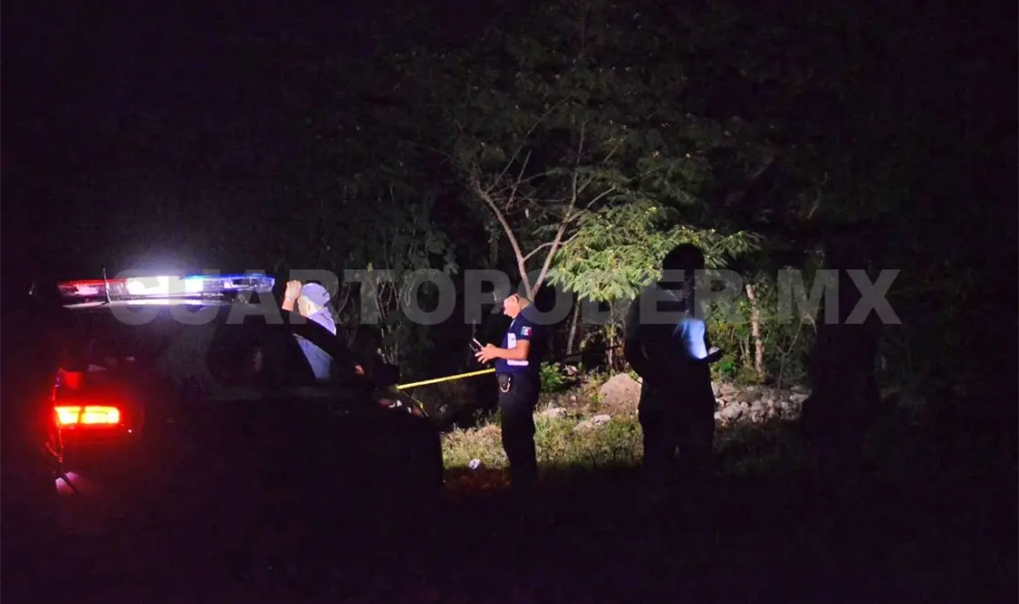 Encuentran a un ahorcado en árbol