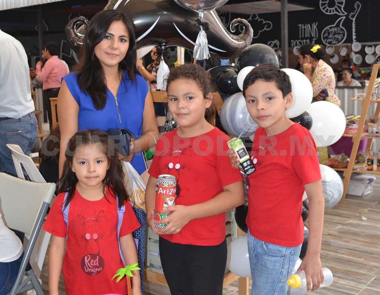 Realizan bazar escolar