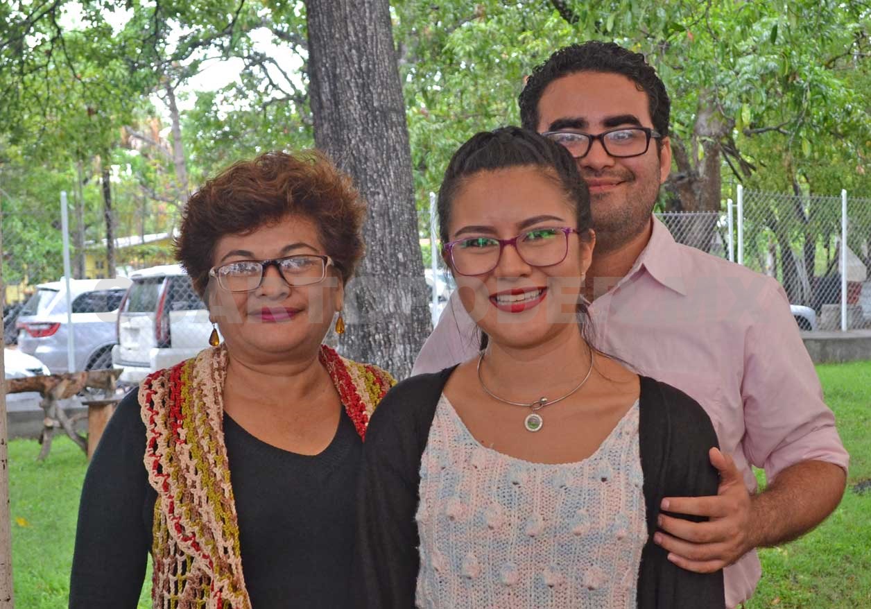 Realizan bazar escolar
