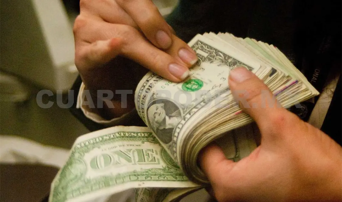 Este viernes, el billete verde se vendió en 19.30 pesos en ventanillas bancarias. Agencias
