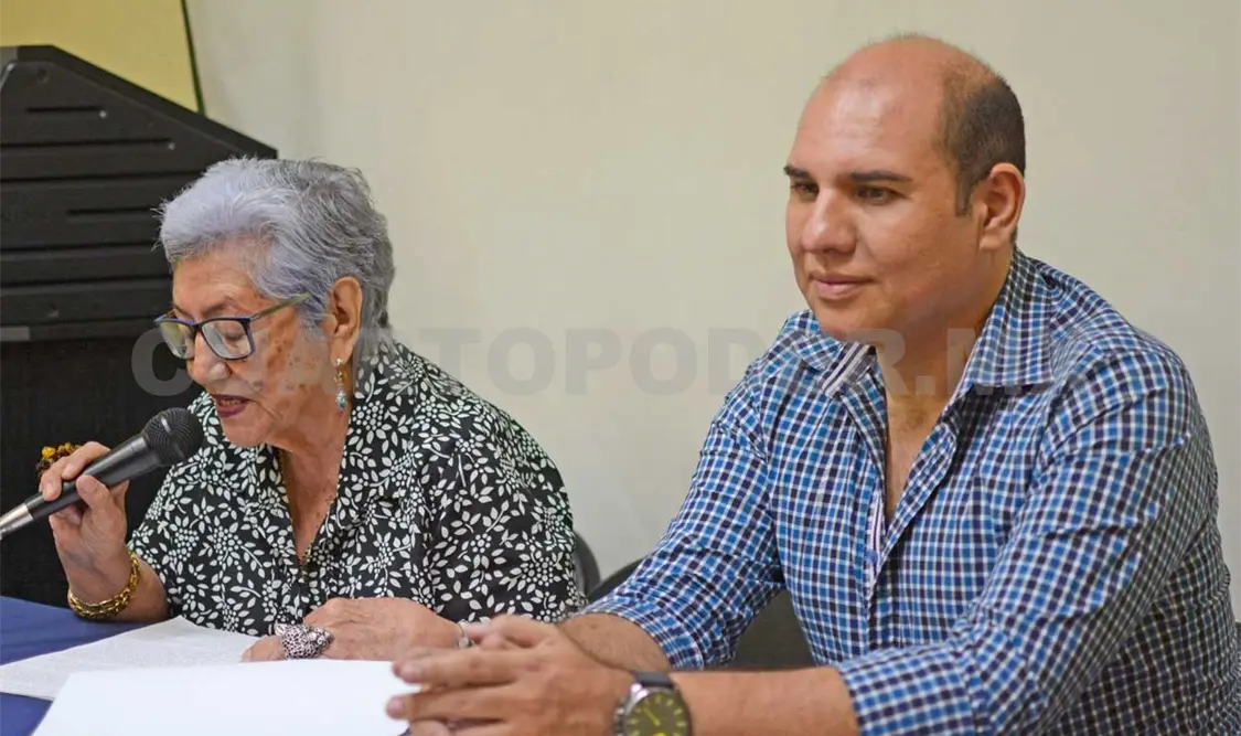 Víctor Hugo López Cancino y Cordelia Vázquez Villatoro. Darwin Mendoza