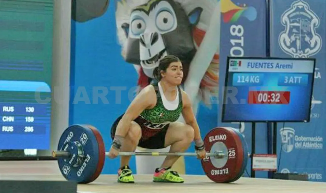 La halterista mexicana empezó con solidez la competencia y apretó con 111 kg el su segundo intento. Cortesía