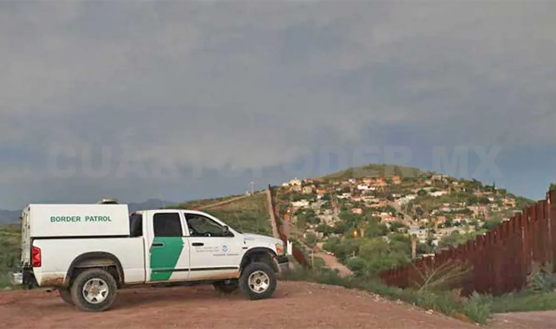 El conductor perdió el control de la unidad que volcó. Agencias