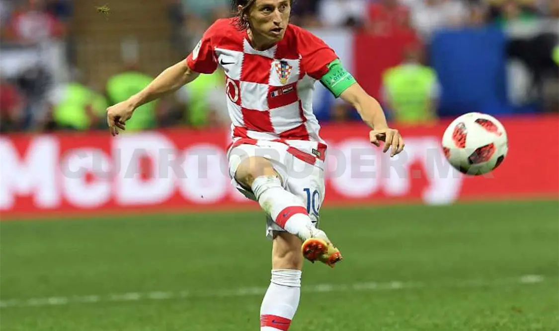 El croata Luka Modric, quien fuera subcampeón en Rusia 2018 y campeón de la Champions League con Real Madrid esta temporada, también fue incluido. Agencias