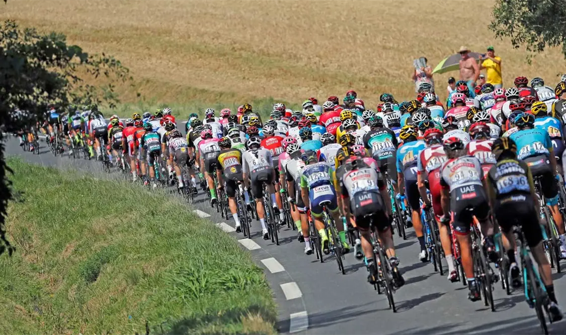 En todo momento el grupo de ciclistas fue amplio, lo que hizo atractiva la competencia. AP