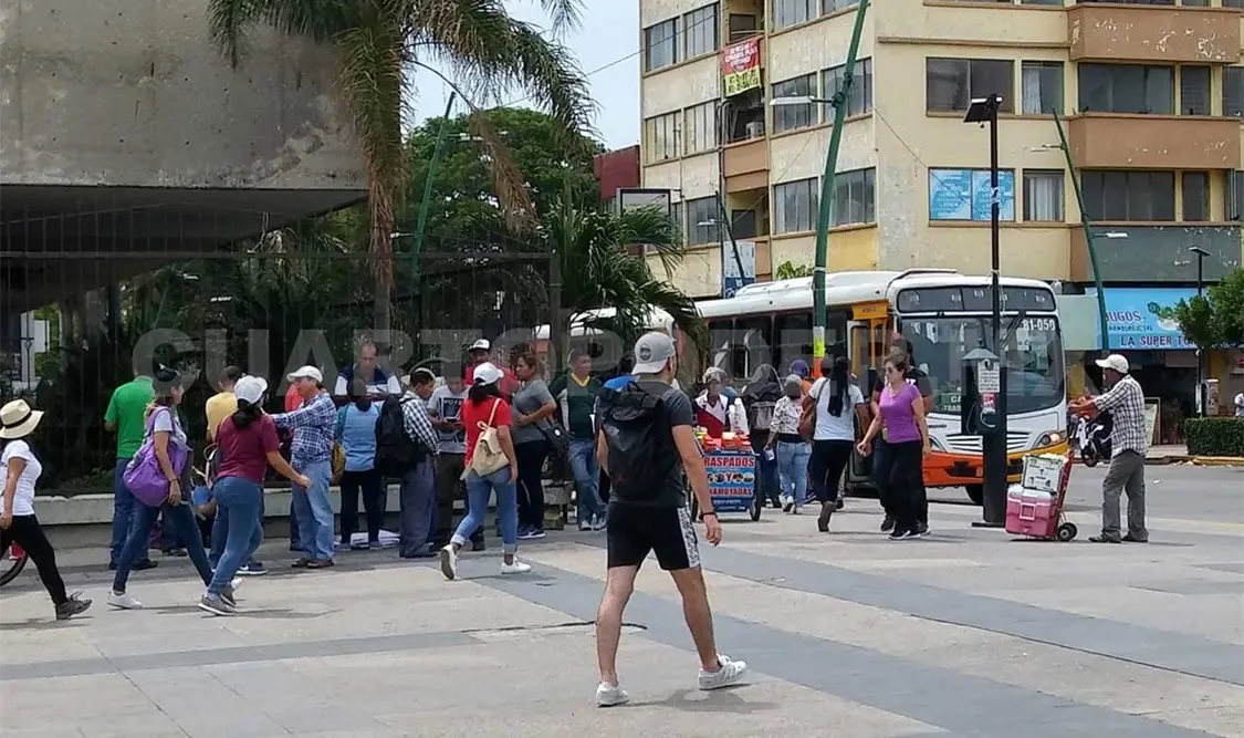 Normalistas marcharon en Tuxtla, pero no hablaron sobre la muerte de un estudiante. Adolfo Abosaid / CP