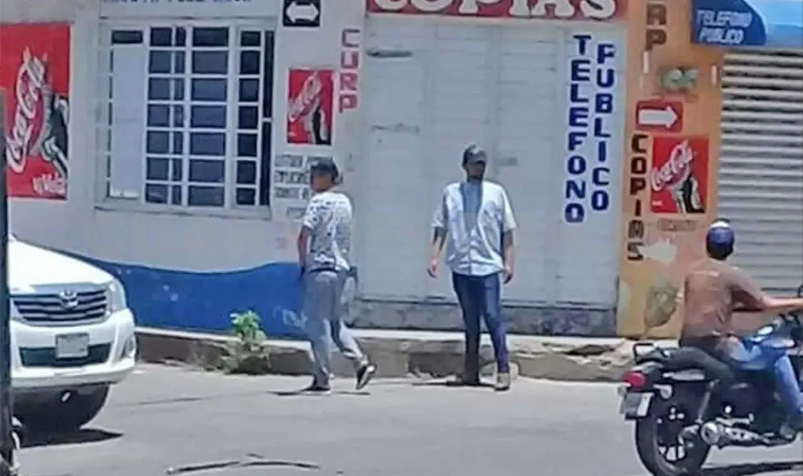 Los dos sujetos fueron asegurados por elementos de la Policía Estatal Preventiva. Flor Cordero / CP