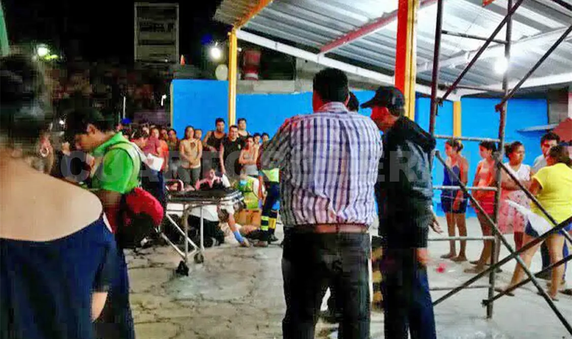 La mujer de aproximadamente 30 años de edad fue rescatada y trasladada a un hospital para recibir atención especializada. Rafael Cabrera / CP