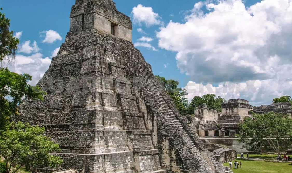 El lugar se ubica también como uno de los principales destinos turísticos del país. Agencias