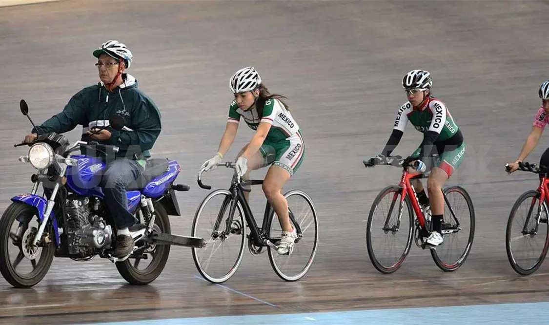 La pedalista mexicana sumó tercera presea de la justa mesoamericana, luego del oro y la plata conseguidos en las pruebas de Ciclismo de pista. Cortesía