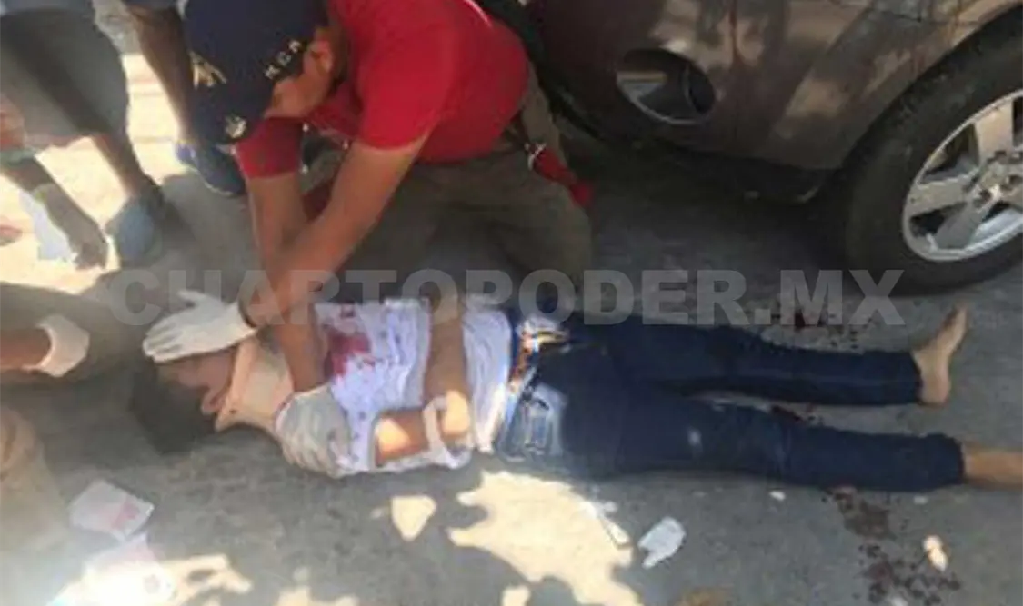 El joven fue encontrado tirado a media calle con una herida a la altura del cuello provocada por arma de fuego. Rafael Cabrera / CP
