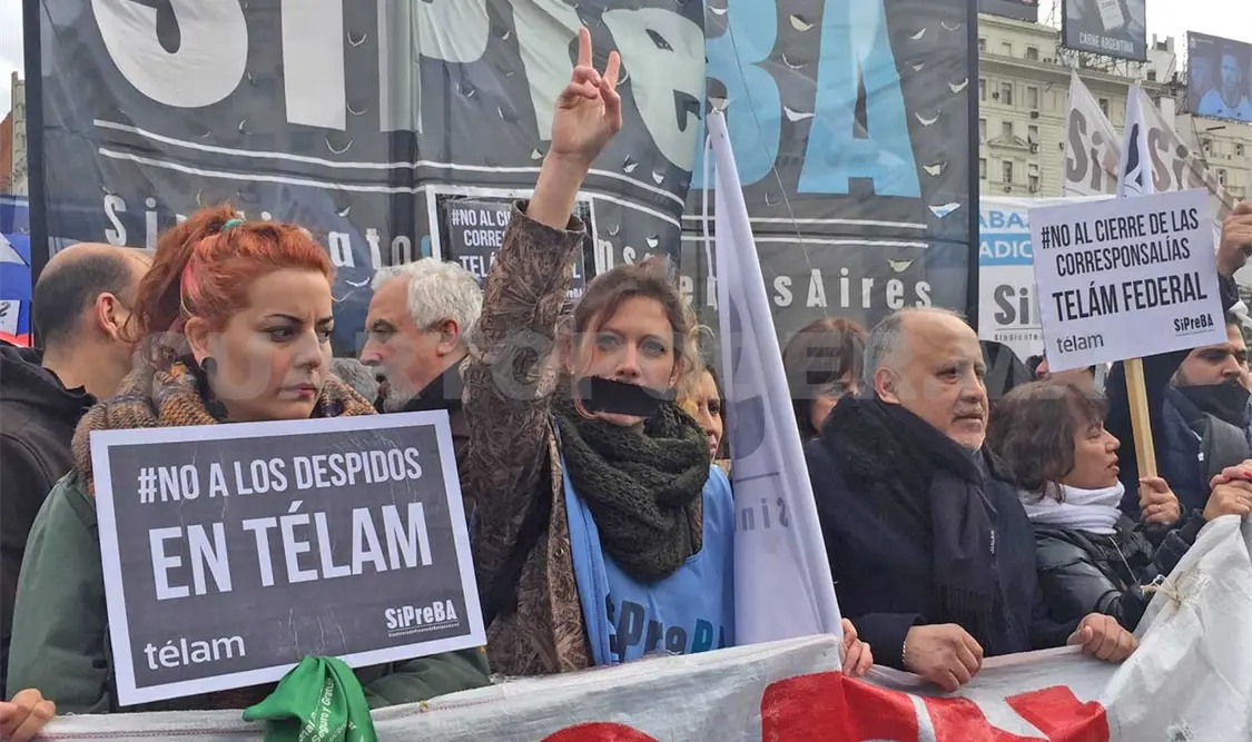 Escritores, periodistas, intelectuales, entre otros, se han solidarizado con la lucha de los trabajadores con múltiples actividades. Notimex