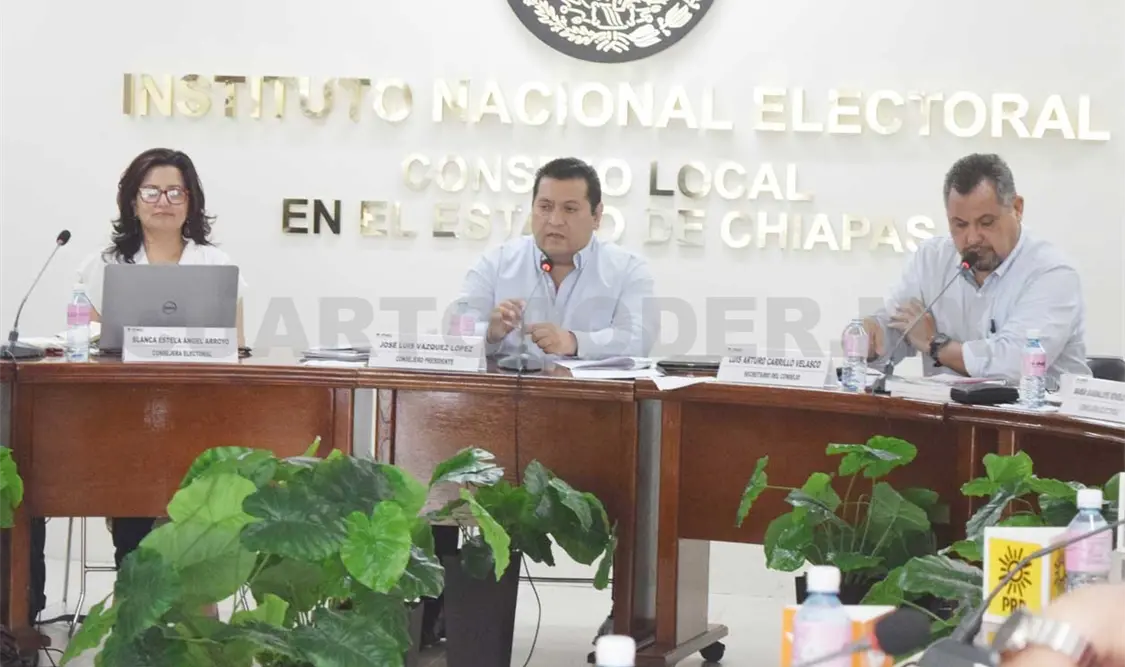 En la sesión ordinaria de la Junta Local del INE en Chiapas, se pidió la revisión del marco legal de los derechos políticos de los pueblos originarios. Guillermo Ramos/CP