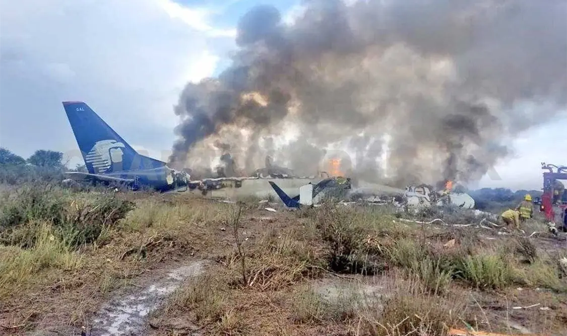 Se desploma avión con 97 pasajeros