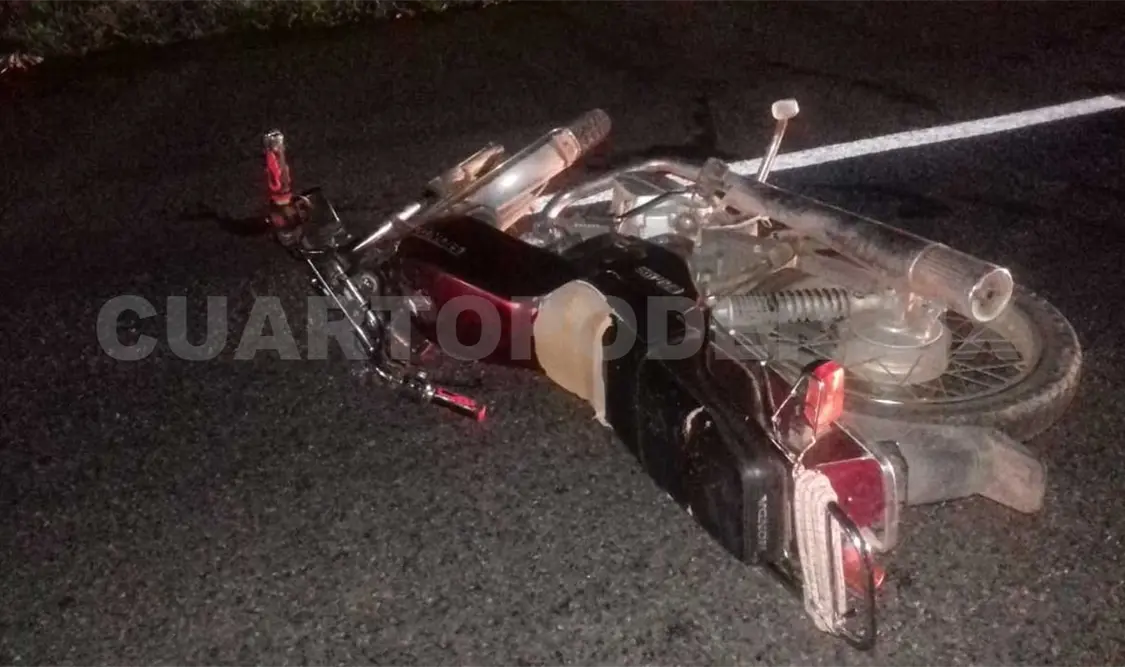 Fallece motociclista luego de estrellarse contra triciclo