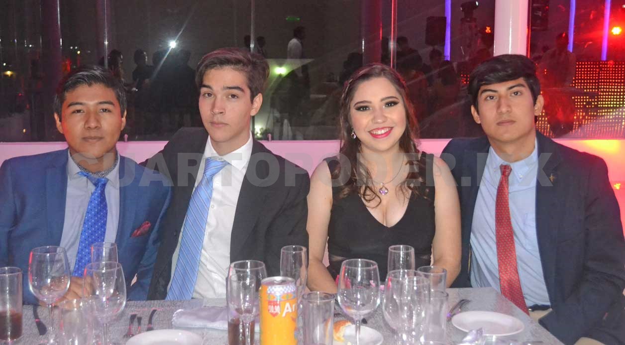 Dicen adiós a la preparatoria