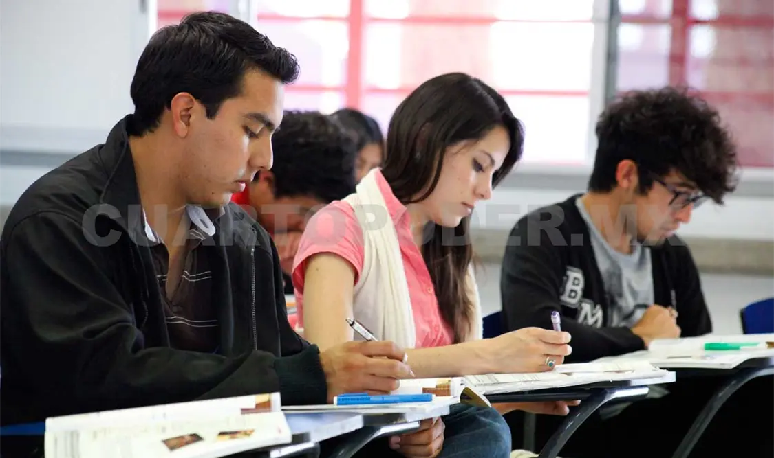 Entregan más de tres millones de becas