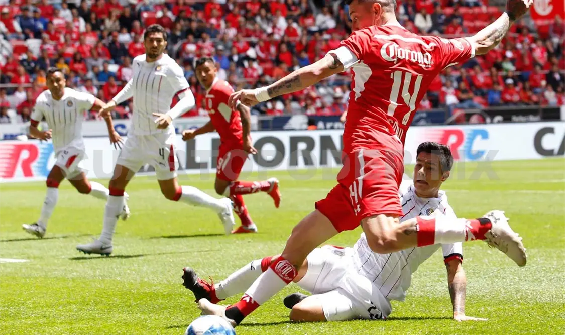 Toluca y Guadalajara empatan a dos goles