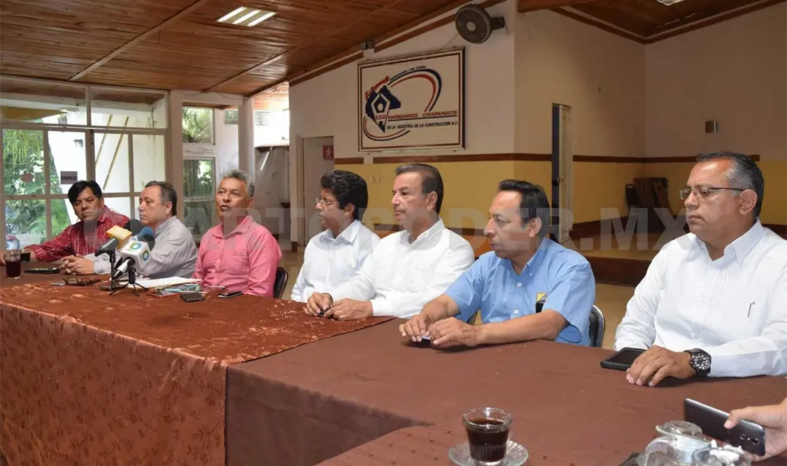 Constructores entregan propuestas a Escandón