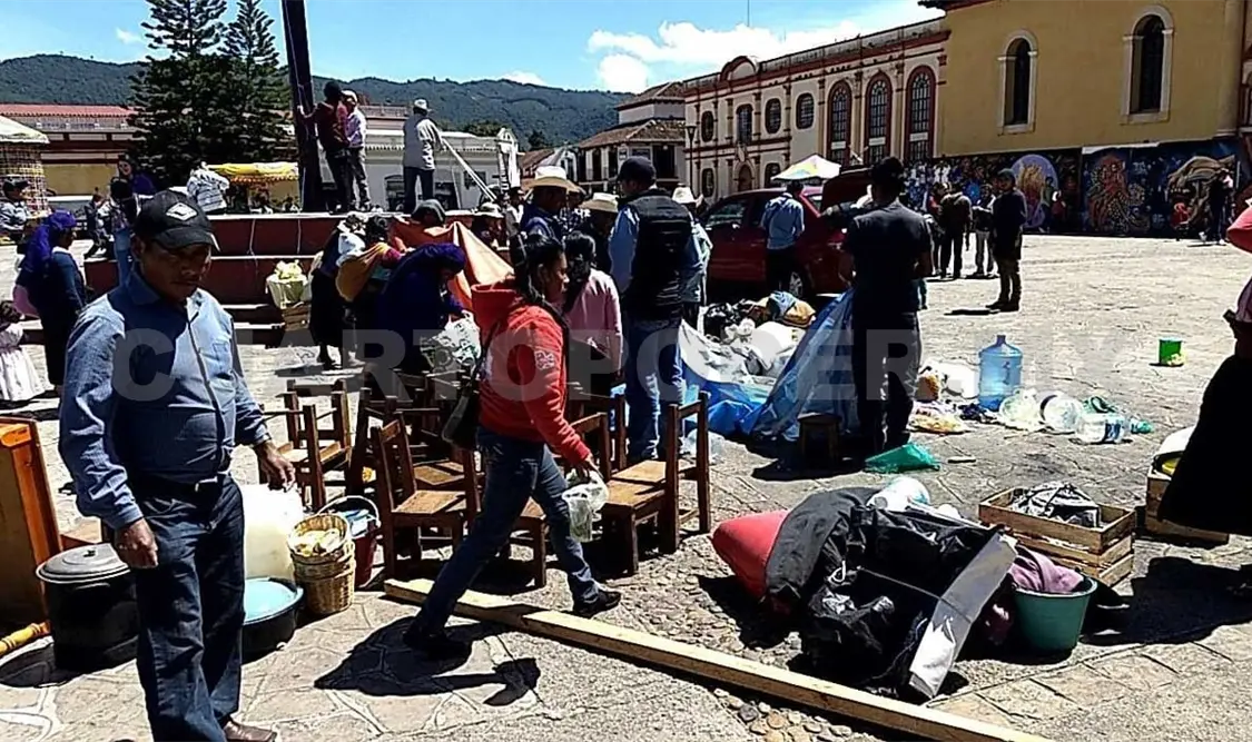Desplazados levantan plantón sin acuerdos