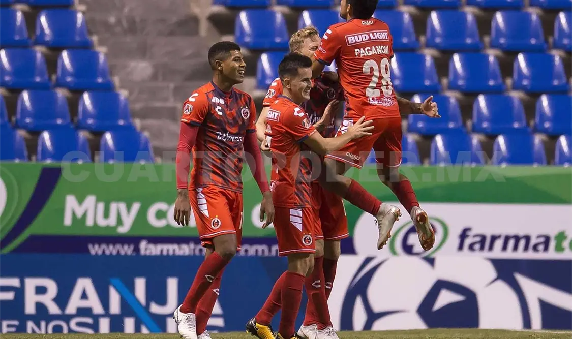 Veracruz remonta y vence al Puebla 2-1