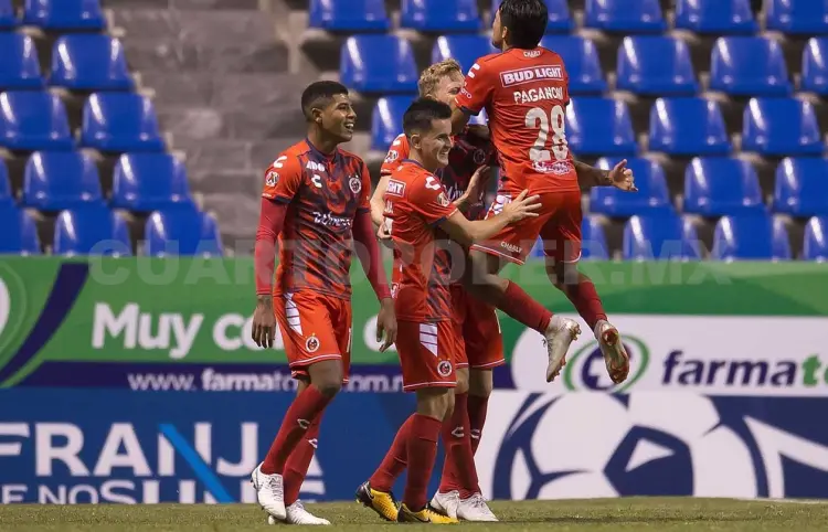 Veracruz remonta y vence al Puebla 2-1