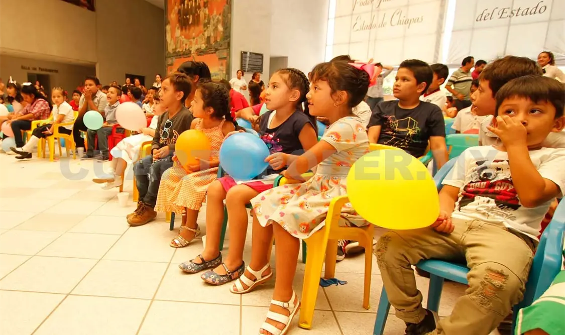 Más de 60 niñas y niños que oscilan entre los seis y 12 años de edad, practicarán yoga y voleibol. CP