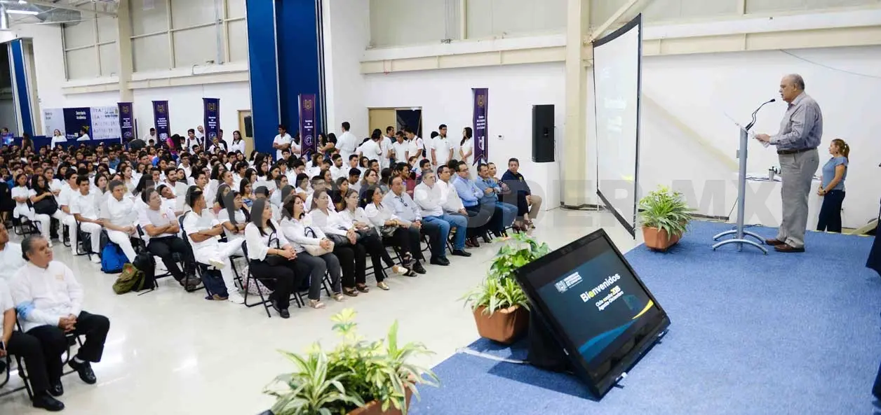 Da UNACH bienvenida oficial al ciclo escolar