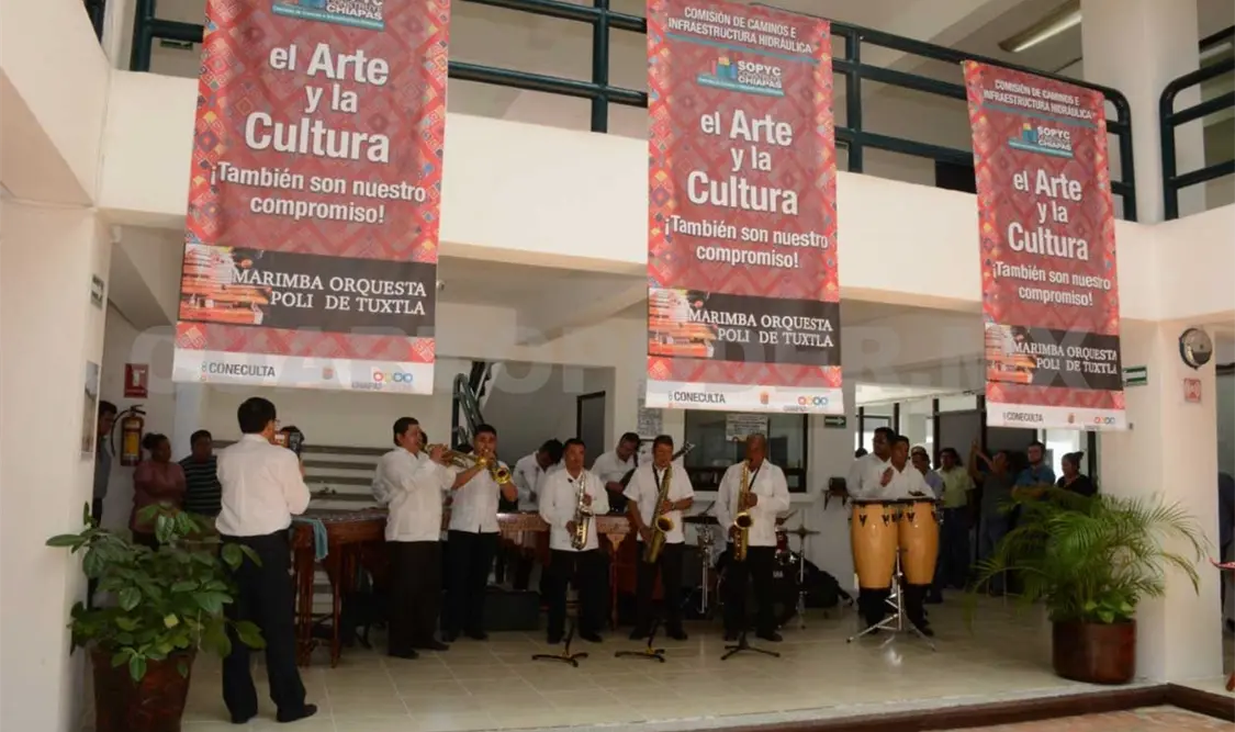 Reconocen a la Marimba Orquesta Poli de Tuxtla
