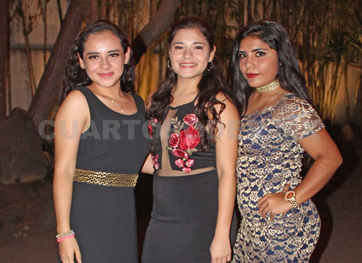 Monserrat celebró sus XV años