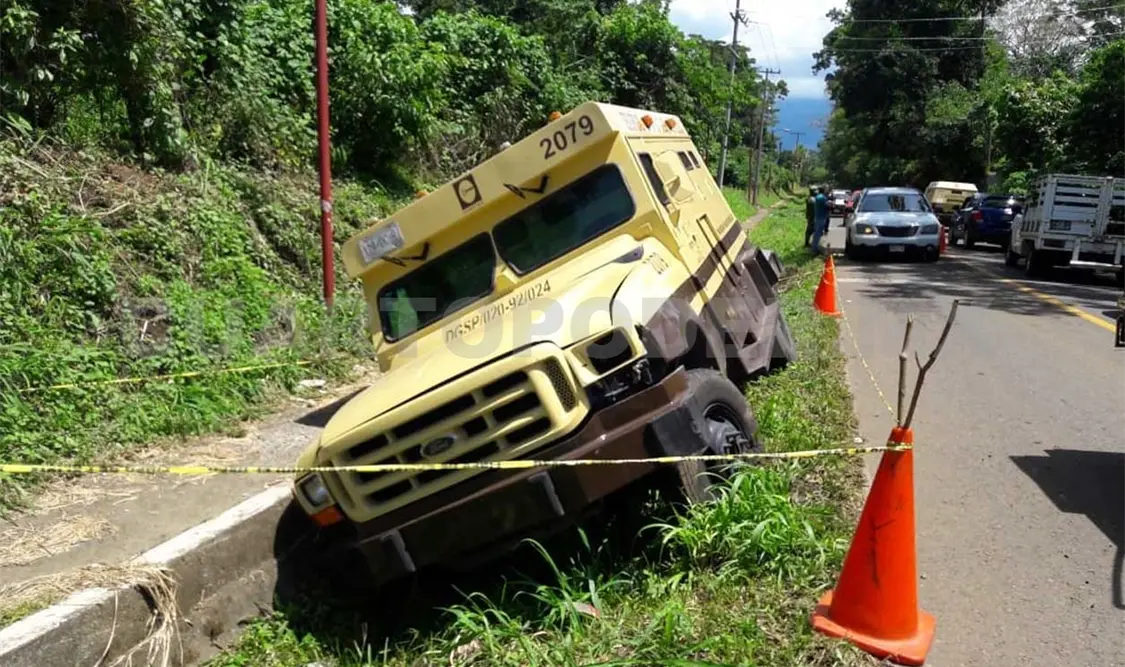Mujer murió al ser arrollada por camión