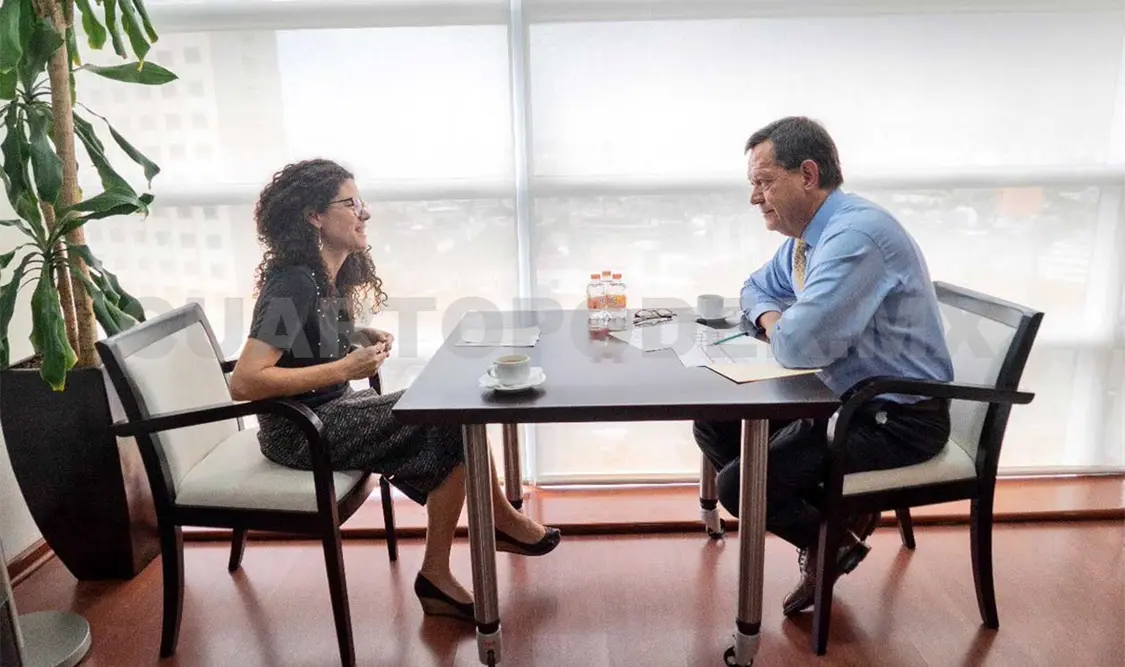 Dialogan sobre temas laborales