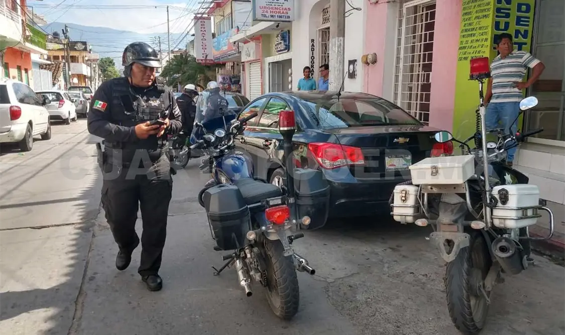 Le robaron 20 mil pesos tras abandonar el banco