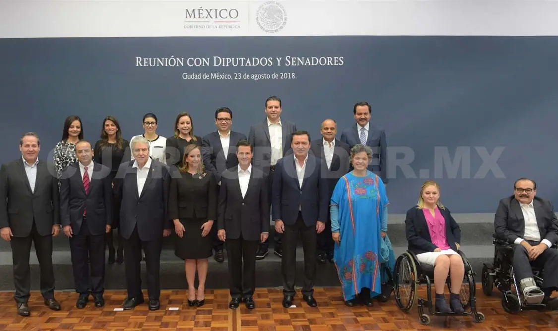 Velar por equilibrio de poderes, insta EPN