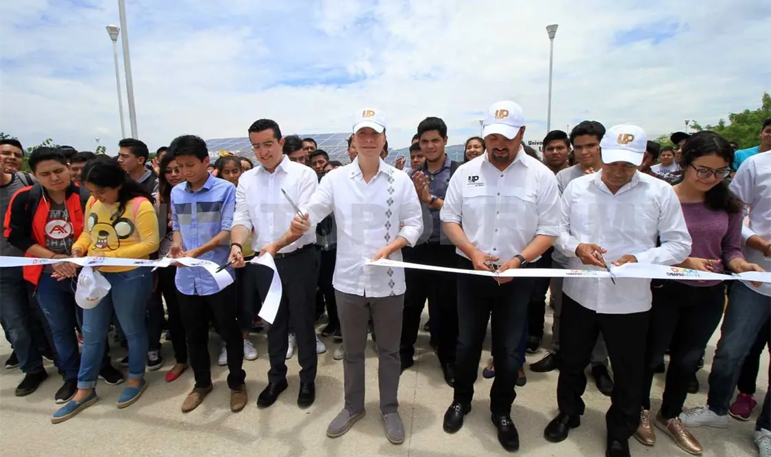 Inaugura MVC Parque Fotovoltaico en la UPCH