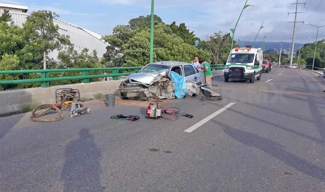 Joven pierde la vida tras fuerte accidente vial