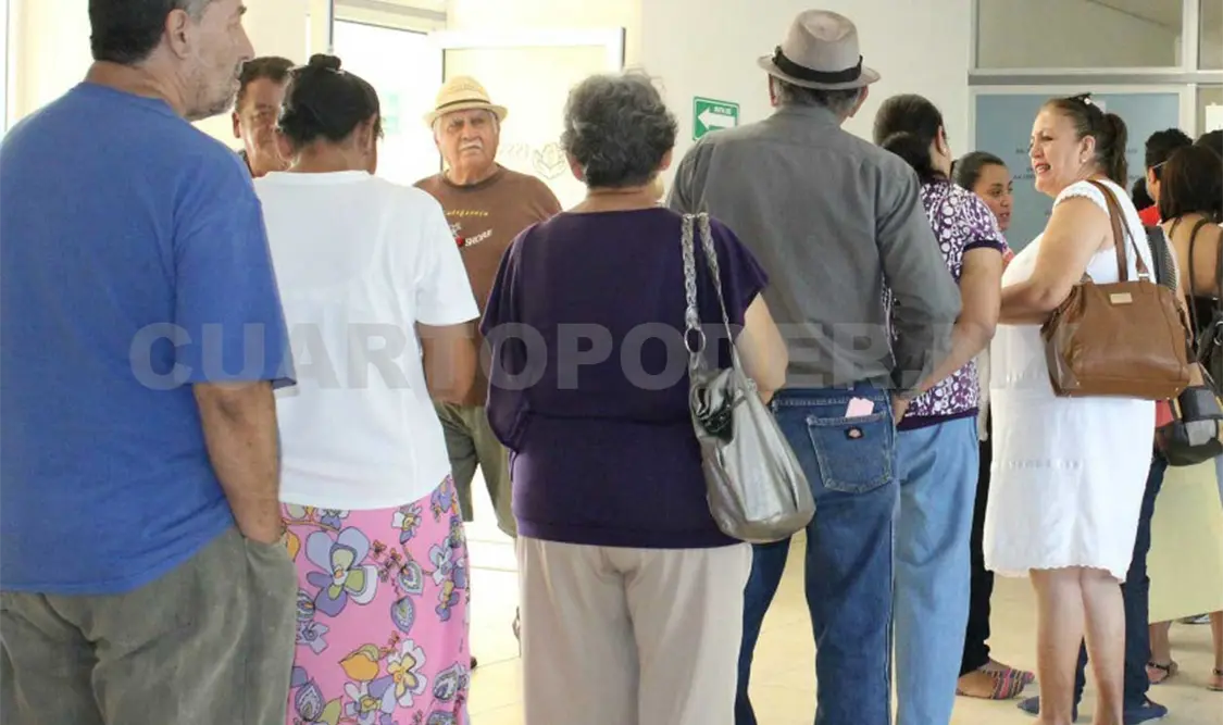 Demandan pensionados pago de sus derechos
