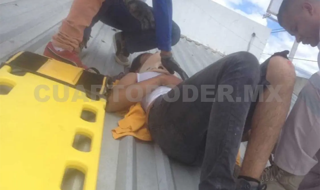 Sobrevive técnico a descarga eléctrica