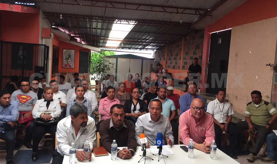 Trabajadores de salud exigen pago de adeudos