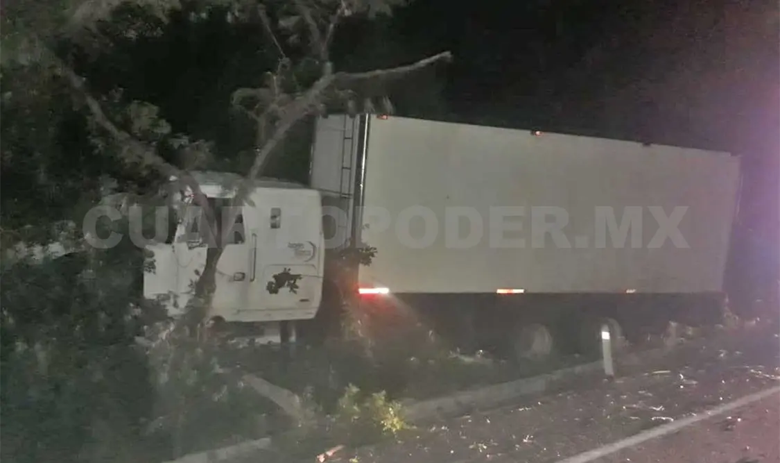 “Coloso” se sale de camino en libramiento