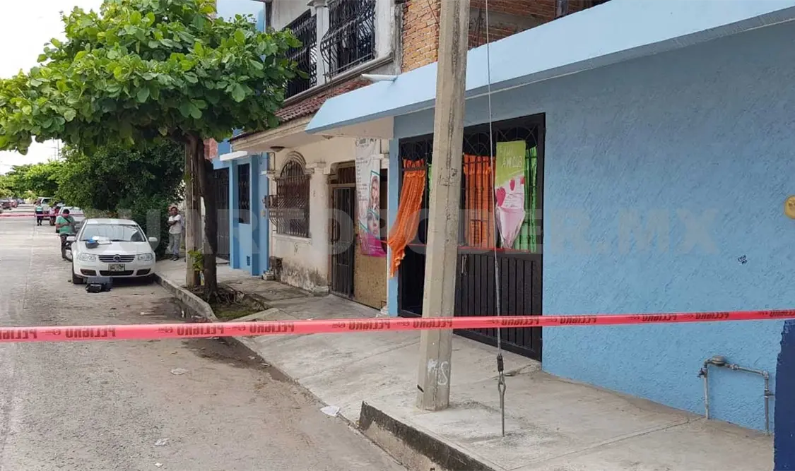 Matan a mujer de un balazo; policías atrapan a sospechoso