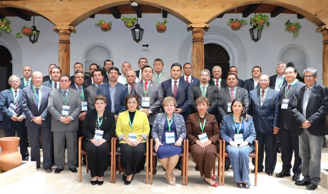 México urge del fortalecimiento de las instituciones educativas, mediante un rediseño de la ingeniería educativa nacional. CP