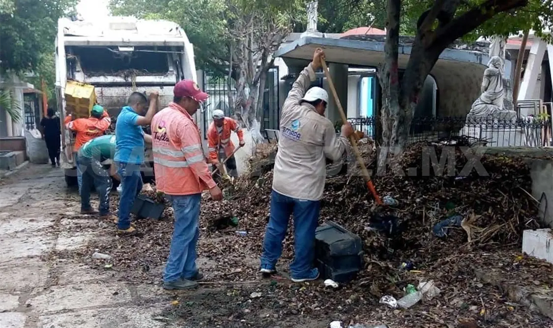 Las cuadrillas de trabajadores realizaron acciones de descacharramiento, limpia y eliminación de criaderos de mosquito. CP