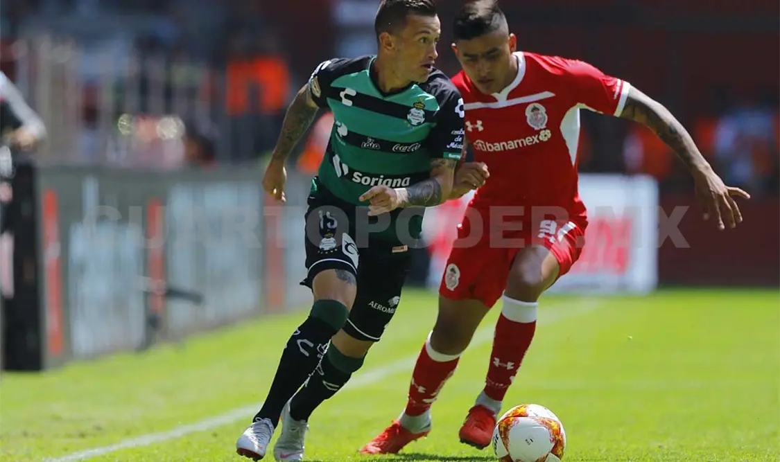 Toluca remonta y vence 2-1 a Santos
