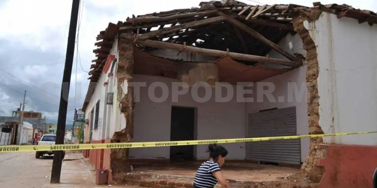 A un año de la declaratoria de desastre por el sismo de 8.2 grados el gobierno aún no aporta el 25% a las tarjetas. Ezequiel Gómez / CP