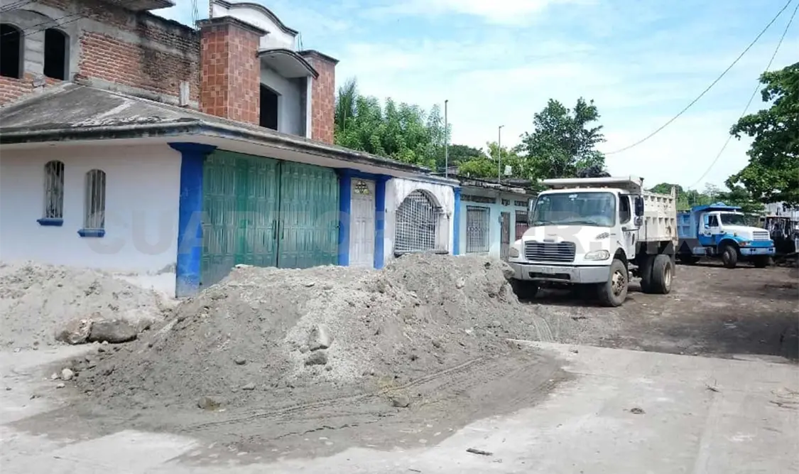 Colonos de Los Amorosos manifestaron su inconformidad ante la irresponsabilidad de Obras Públicas del Ayuntamiento de Tapachula. Ramón García / CP