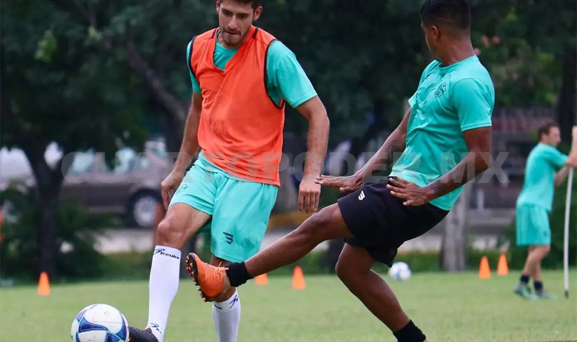 Los jugadores se mantienen con el acostumbrado trabajo de cancha, en las instalaciones del estadio Zoque. Cortesía