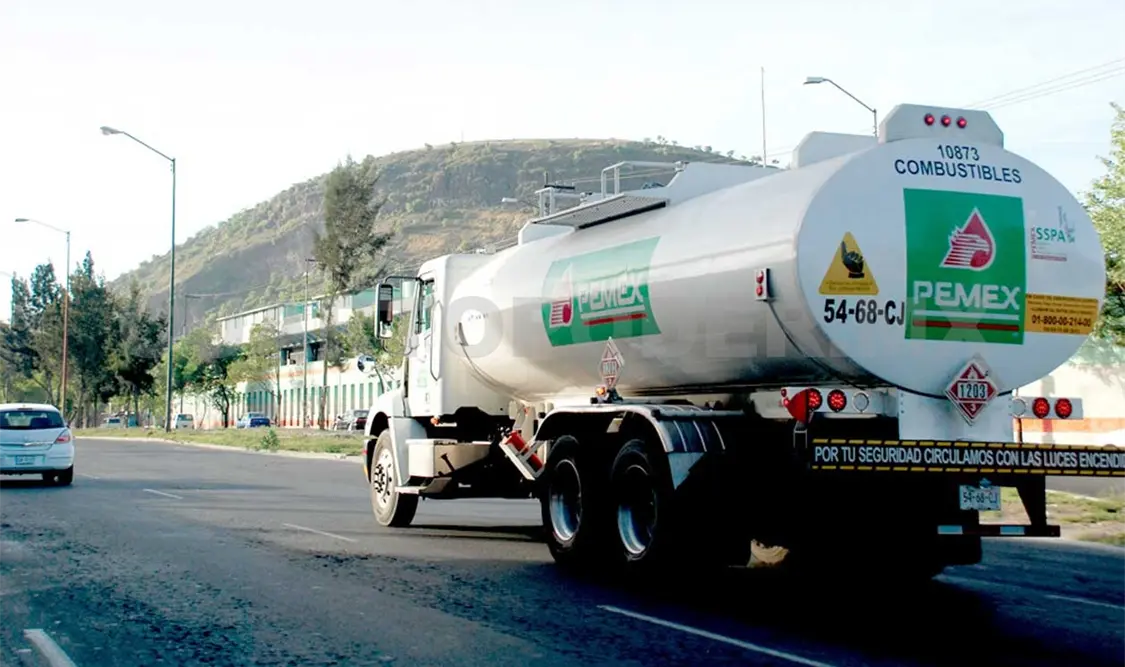 Servidores públicos de Pemex cometieron presuntas irregularidades en operaciones de compra y venta. Agencias